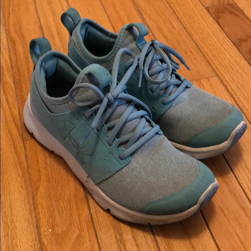 Under Armour size 8 running shoes